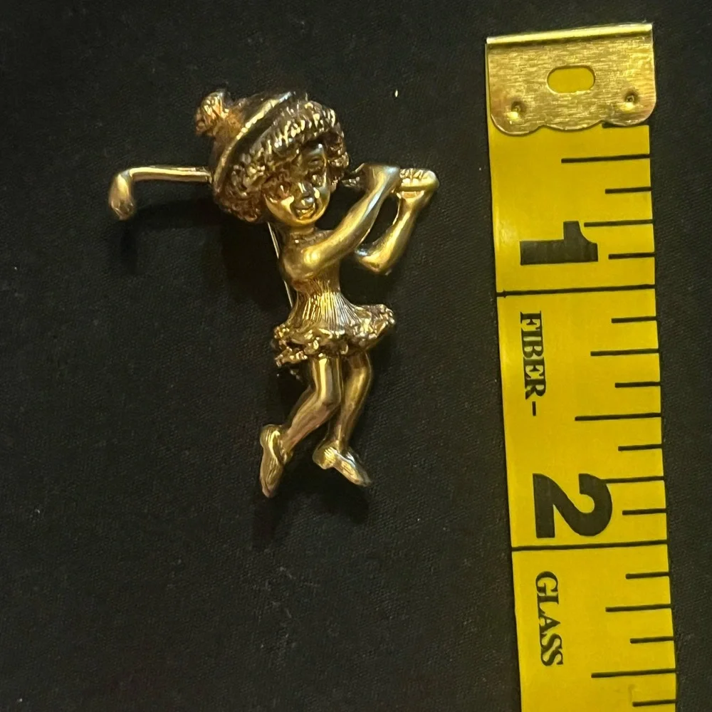 Vintage Gold Tone Miniature Girl Golfer brooch